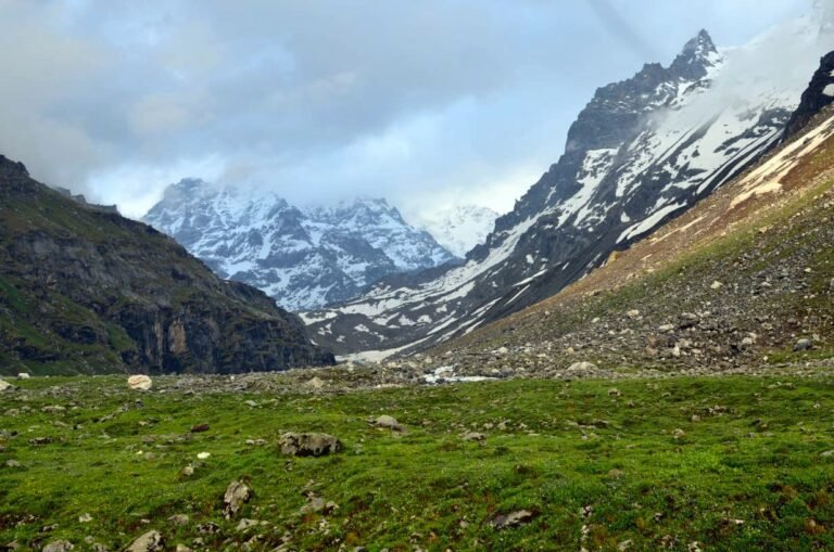 hampta-pass-beautiful-view