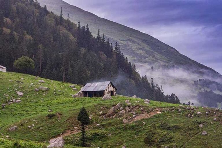 Mantalai-Lake-Trek